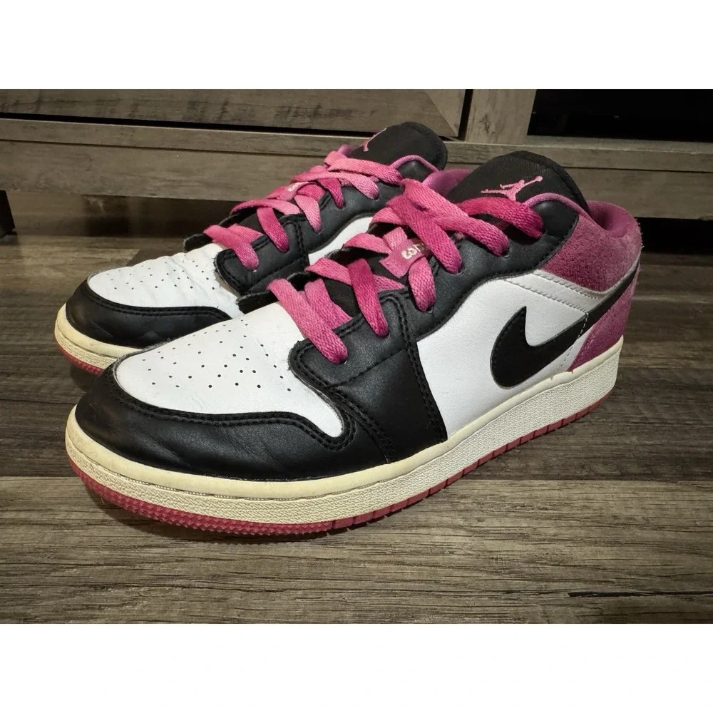 Nike Air Jordan 1‎ Low Black Active Fuchsia GS CT1564-005 Youth Size 6.5y
